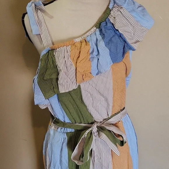 Lauren Conrad Dress - Picture 5 of 14